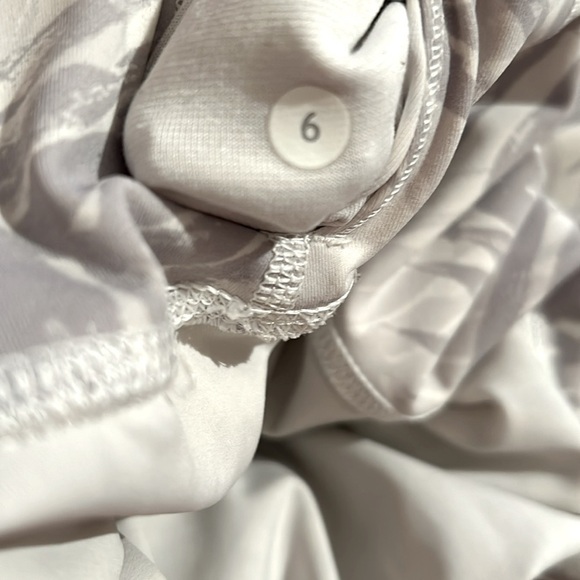 Lululemon Wunder Under Pant (Hi-Rise) Palm Camo White Nimbus size 6 - Picture 6 of 9